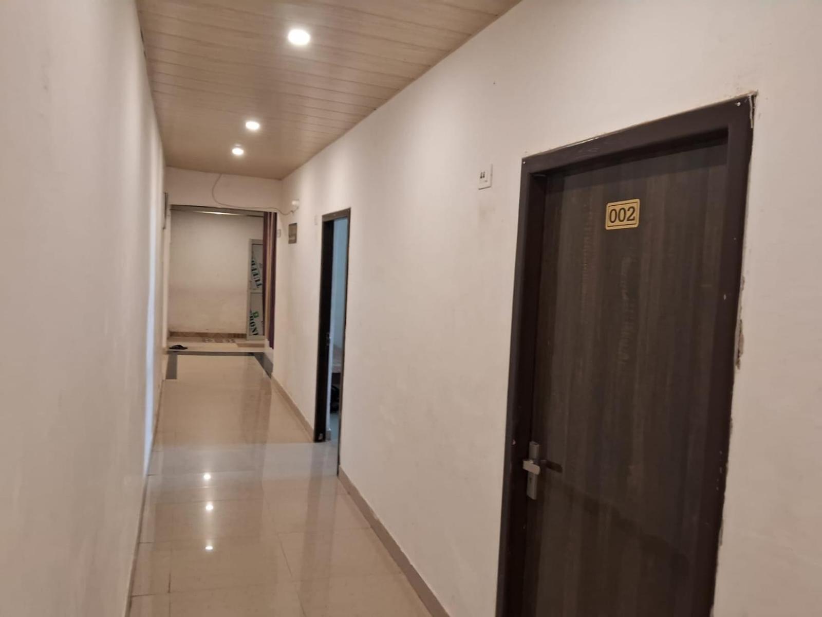 Rk Lawns Hotel Gonda Exterior foto